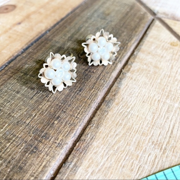 Vintage Faux Pearl Earrings - Picture 2 of 5
